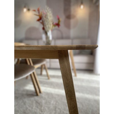 Dębowy stół w stylu skandynawskim DZIKI DĄB