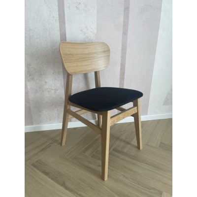 Dębowe krzesło z tapicerowanym siedziskiem Aria II Dębowe krzesło z tapicerowanym siedziskiem Aria II