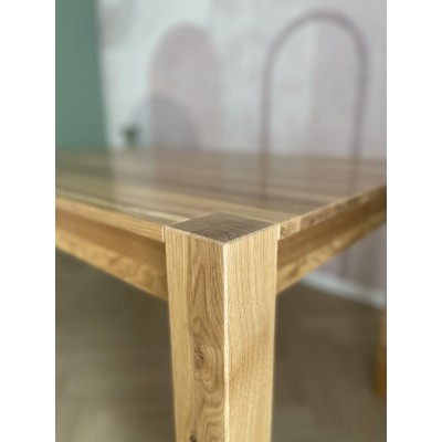 Dębowy rozkładany stół TEKO