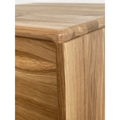 Dębowa szafa trzydrzwiowa z witrynką Nelson, dziki dąb Dębowa szafa trzydrzwiowa z witrynką Nelson, dziki dąb