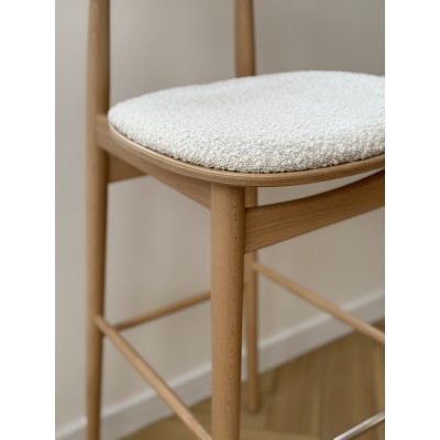 Czarne krzesło barowe - hoker - tapicerowany II