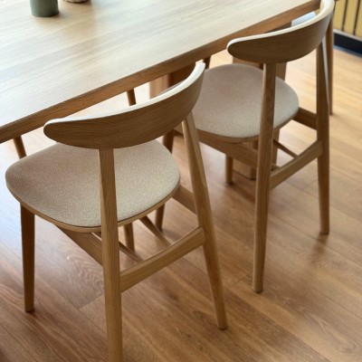 Dębowe krzesło z tapicerowanym siedziskiem Piccolo