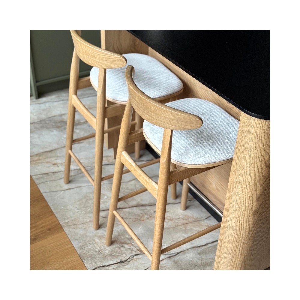 Dębowy hoker drewniany Piccolo tapicerowany II