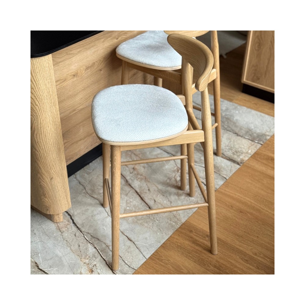 Dębowy hoker drewniany Piccolo tapicerowany II