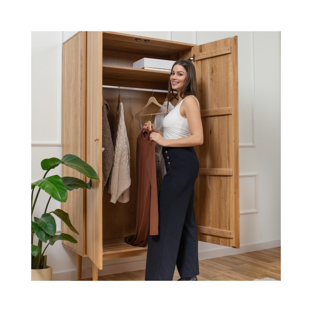 Szafa dwudrzwiowa OSLO z litego dębu – minimalistyczny skandynawski design