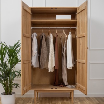 Szafa dwudrzwiowa OSLO z litego dębu – minimalistyczny skandynawski design