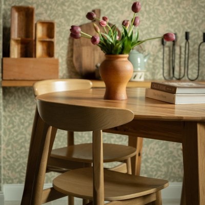 Dębowy, rozkładany okrągły stół w stylu RETRO