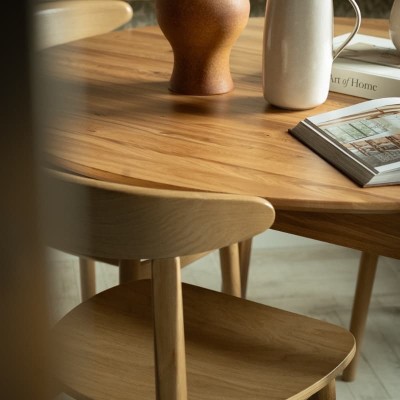 Dębowy, rozkładany okrągły stół w stylu RETRO