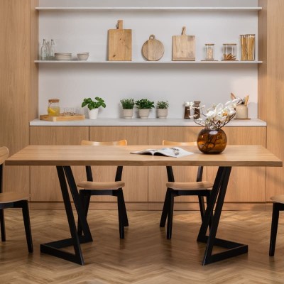 Stół dębowy V z nieregularnymi krawędziami | lity dąb 4 cm | rozkładany