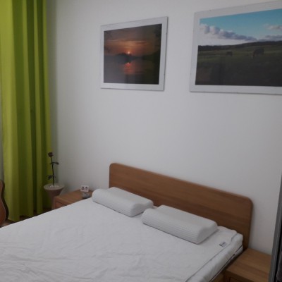 Łóżko drewniane bukowe z cofniętym pojemnikiem FORTE 15