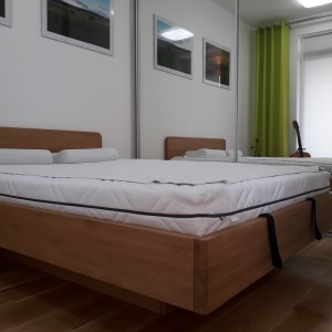 Łóżko drewniane dębowe z cofniętym pojemnikiem FORTE 12